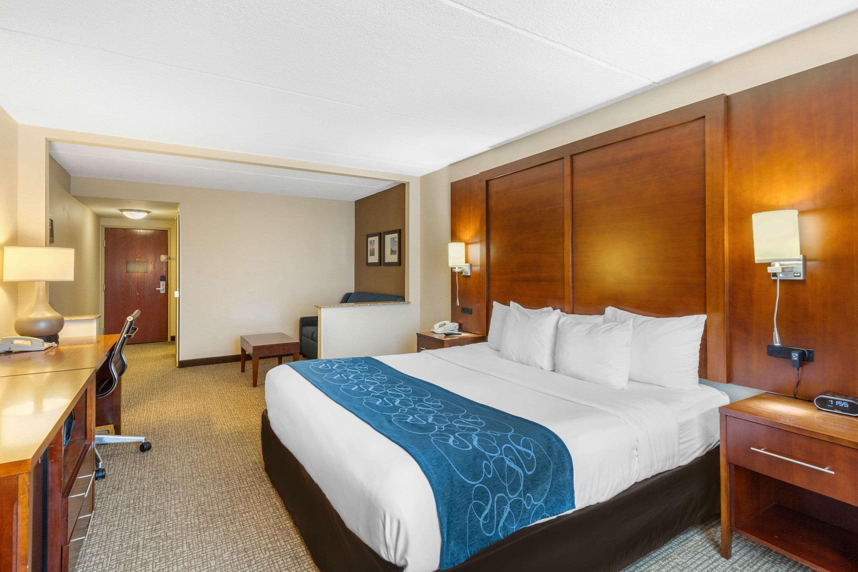 Comfort Suites Manassas Battlefield Park Bagian luar foto