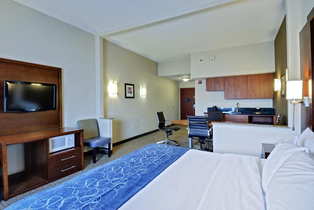 Comfort Suites Manassas Battlefield Park Bagian luar foto