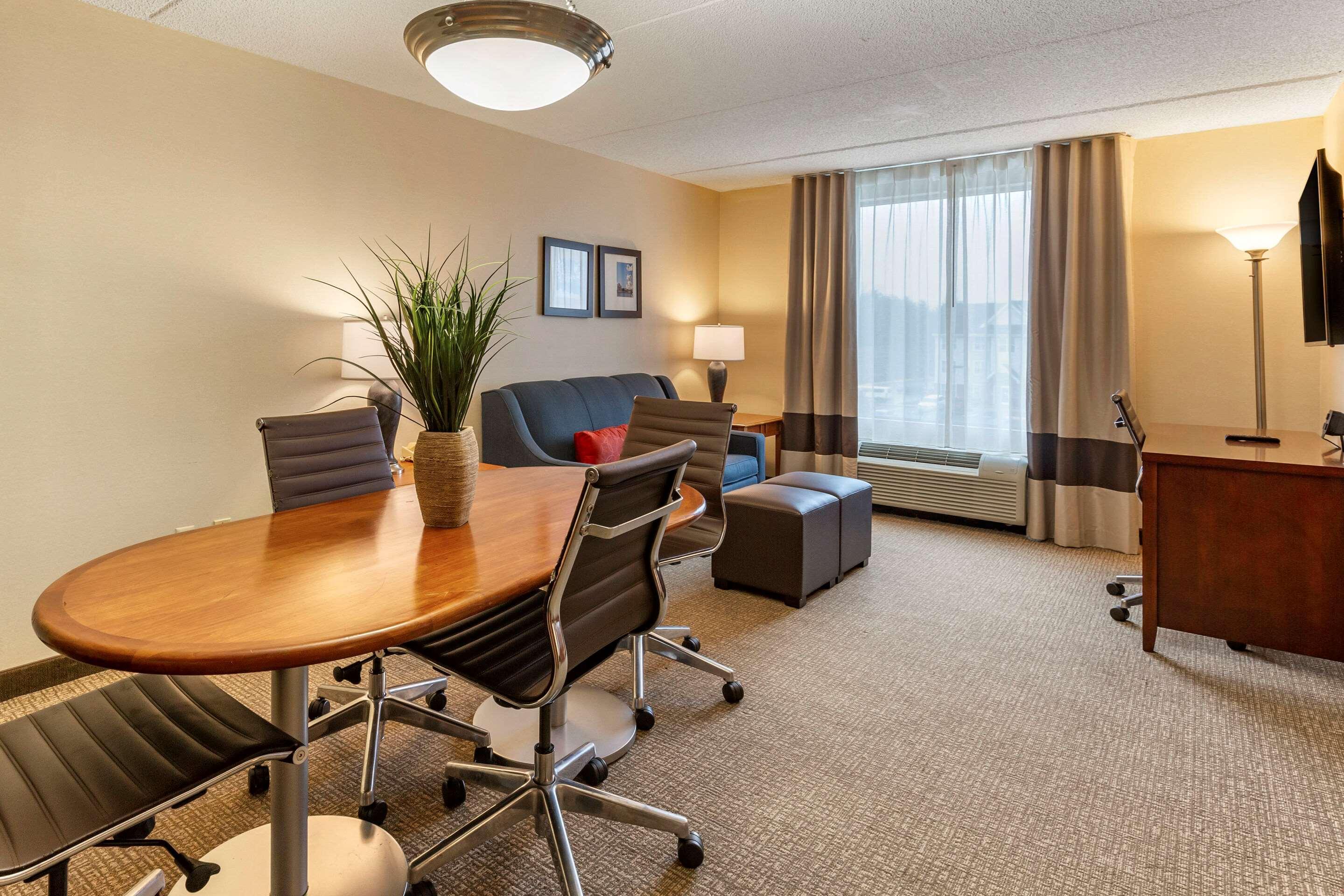 Comfort Suites Manassas Battlefield Park Bagian luar foto